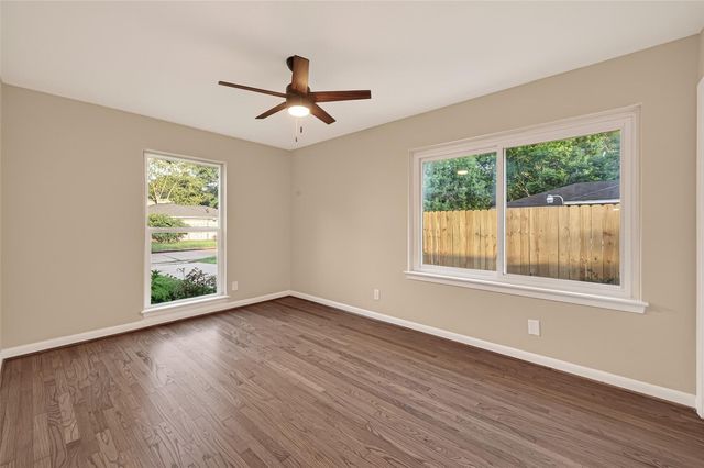 11206 Huggins Drive, Houston, TX 77035