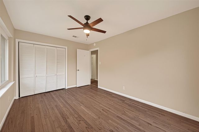 11206 Huggins Drive, Houston, TX 77035