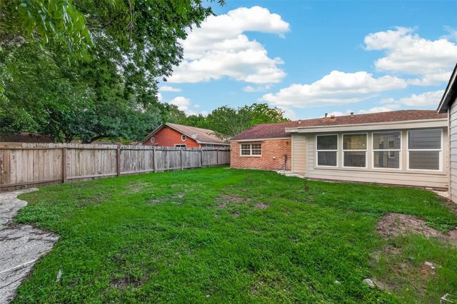 11206 Huggins Drive, Houston, TX 77035