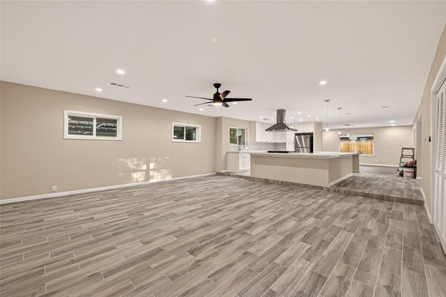 11206 Huggins Drive, Houston, TX 77035