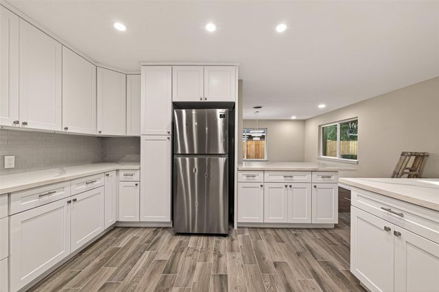 11206 Huggins Drive, Houston, TX 77035