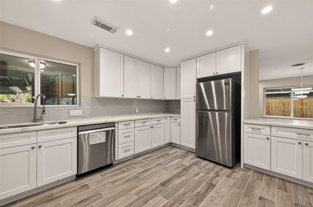 11206 Huggins Drive, Houston, TX 77035