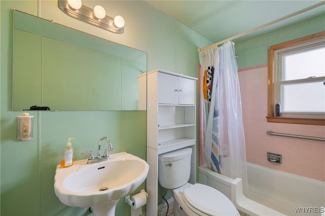 212 Santin Drive, Cheektowaga, NY 14225