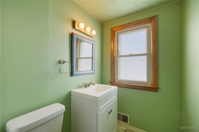 212 Santin Drive, Cheektowaga, NY 14225