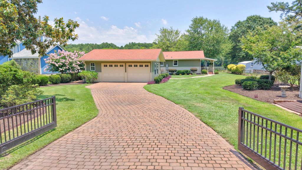 1190 Gin Pond Drive, Summerton, SC 29148