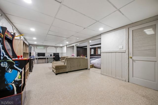54 Canterbury Dr, Scotch Plains Twp., NJ 07076