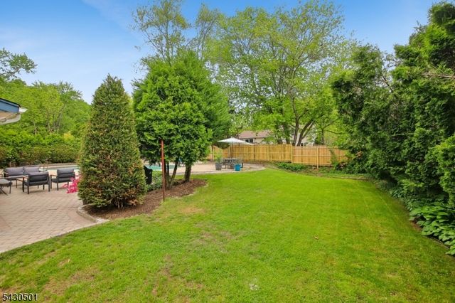54 Canterbury Dr, Scotch Plains Twp., NJ 07076