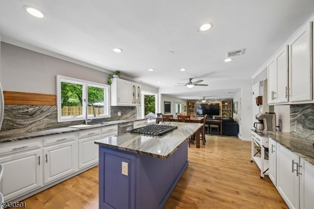 54 Canterbury Dr, Scotch Plains Twp., NJ 07076