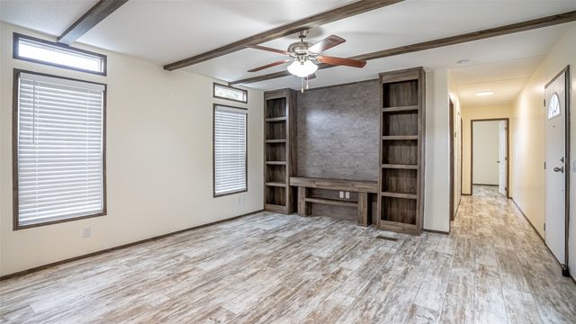 913 Bosque River Drive, Granbury, TX 76048