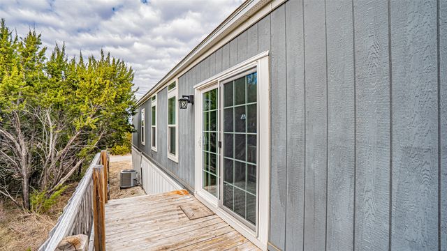 913 Bosque River Drive, Granbury, TX 76048