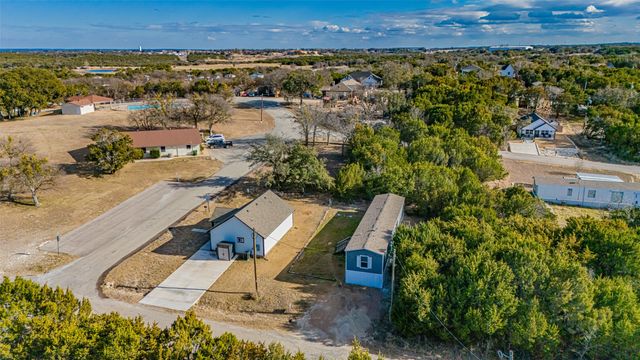 913 Bosque River Drive, Granbury, TX 76048