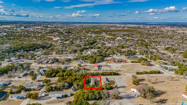 913 Bosque River Drive, Granbury, TX 76048