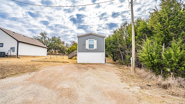 913 Bosque River Drive, Granbury, TX 76048