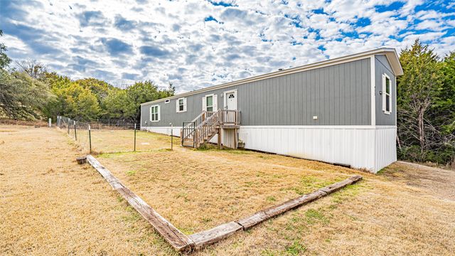 913 Bosque River Drive, Granbury, TX 76048