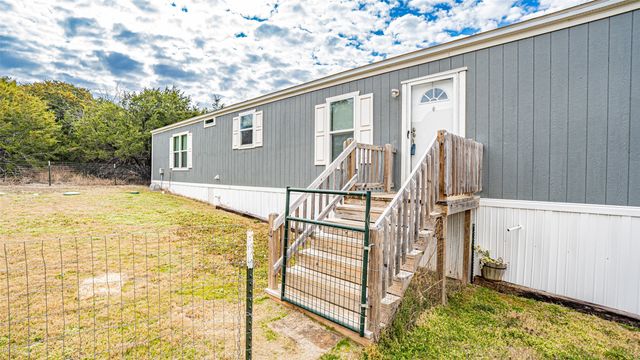 913 Bosque River Drive, Granbury, TX 76048