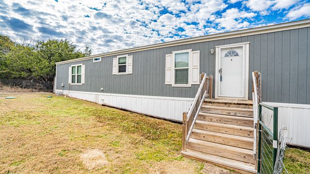 913 Bosque River Drive, Granbury, TX 76048