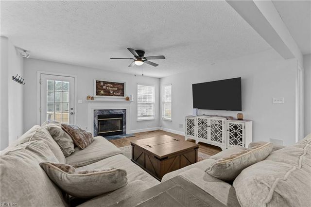 814 Sheffield ST, Hampton, VA 23666