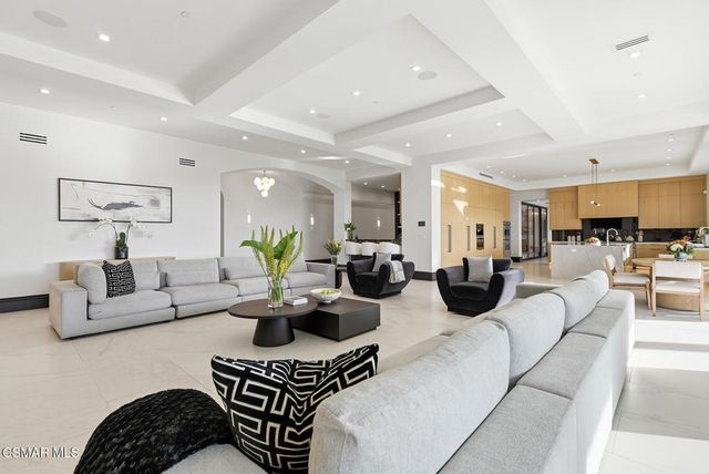 25201 Prado Del Misterio, Calabasas, CA 91302