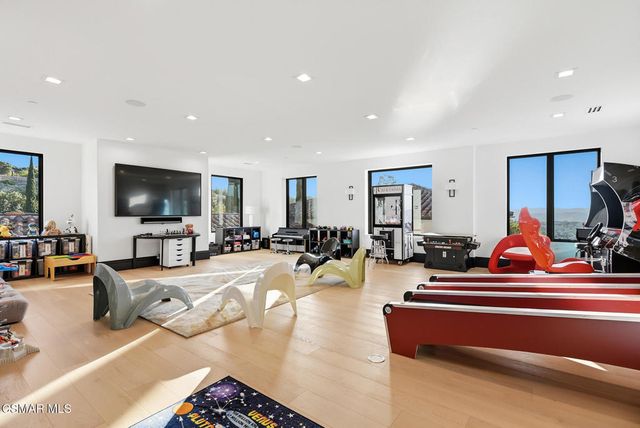 25201 Prado Del Misterio, Calabasas, CA 91302