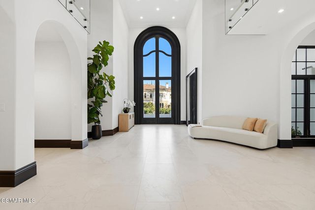 25201 Prado Del Misterio, Calabasas, CA 91302