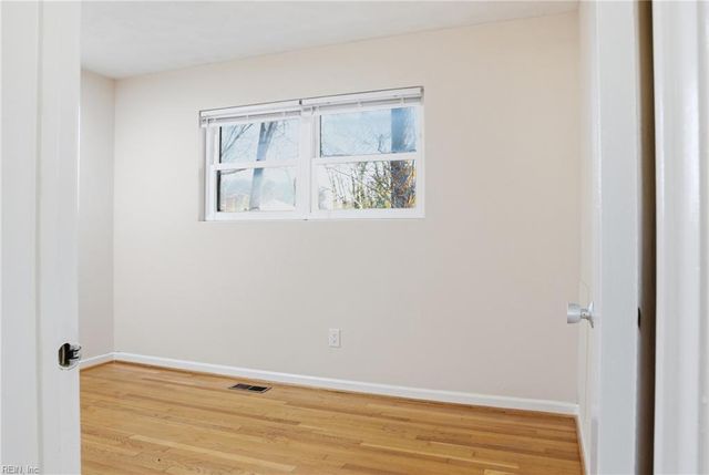 228 Fincastle DR, Newport News, VA 23601