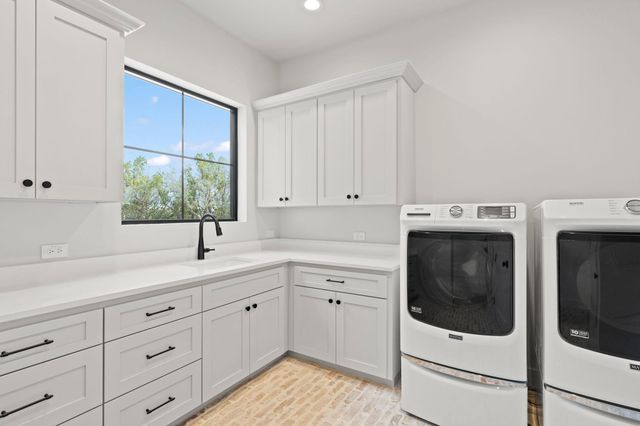 1562 Canyon Crossing View VW, Dripping Springs, TX 78620