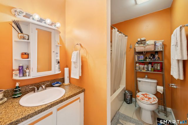 35 Pearl Lake Road L, Waterbury, CT 06706