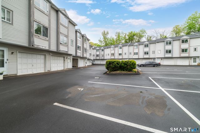 35 Pearl Lake Road L, Waterbury, CT 06706