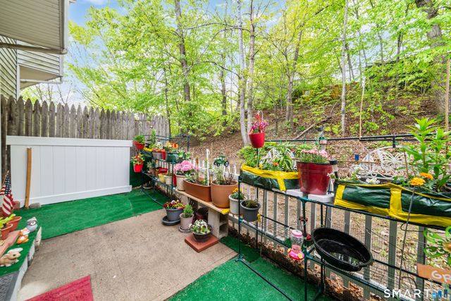 35 Pearl Lake Road L, Waterbury, CT 06706