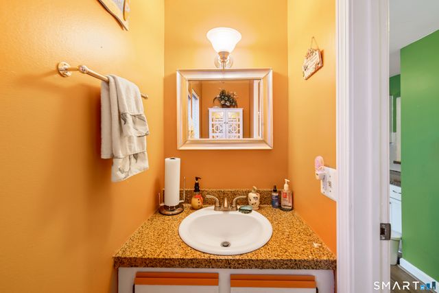 35 Pearl Lake Road L, Waterbury, CT 06706