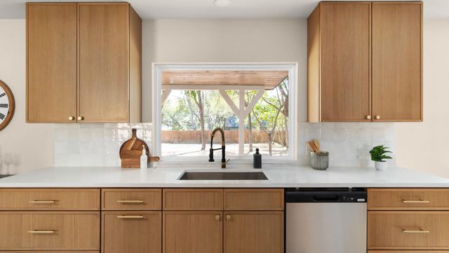 8121 Greenslope DR, Austin, TX 78759