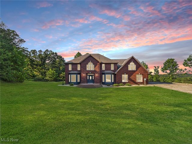 95 Falcon Heights Road, Parkersburg, WV 26104