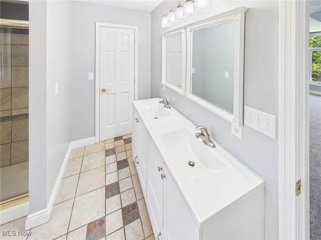 95 Falcon Heights Road, Parkersburg, WV 26104