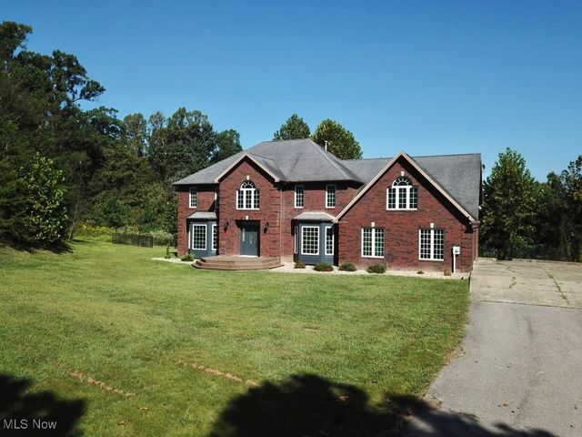 95 Falcon Heights Road, Parkersburg, WV 26104