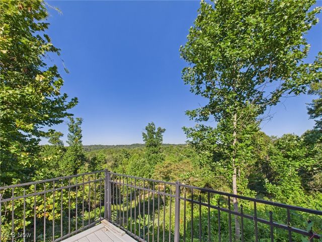 95 Falcon Heights Road, Parkersburg, WV 26104