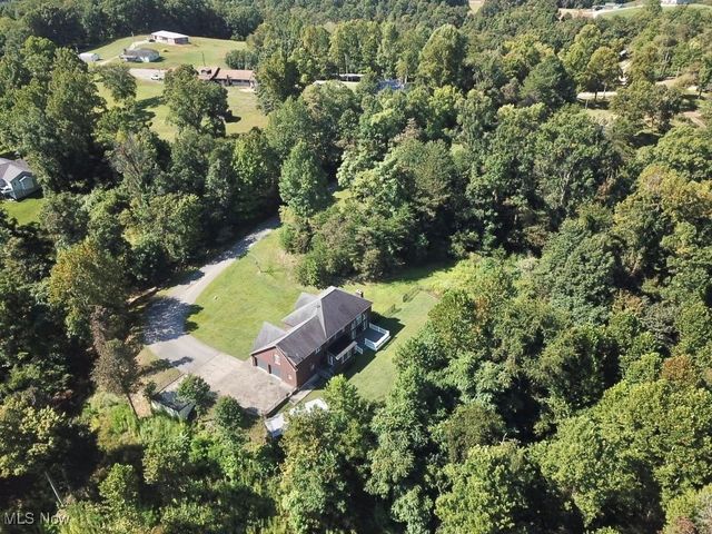 95 Falcon Heights Road, Parkersburg, WV 26104