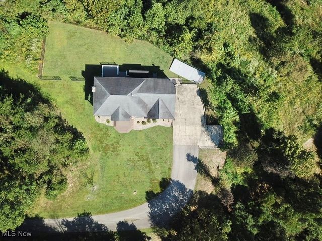 95 Falcon Heights Road, Parkersburg, WV 26104