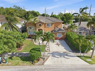 14640 SW 176th Ter, Miami, FL 33177
