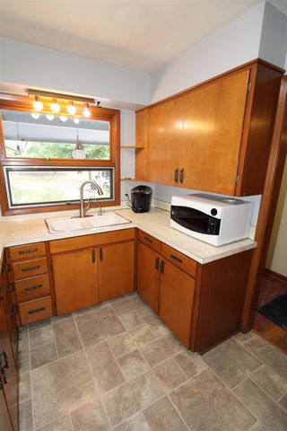 827 N Westlink Ave, Wichita, KS 67212