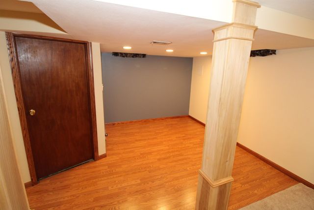 827 N Westlink Ave, Wichita, KS 67212