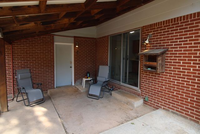 827 N Westlink Ave, Wichita, KS 67212