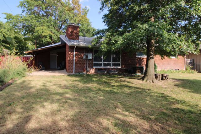 827 N Westlink Ave, Wichita, KS 67212