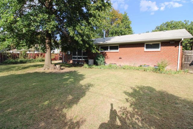 827 N Westlink Ave, Wichita, KS 67212