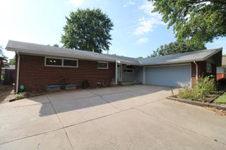 827 N Westlink Ave, Wichita, KS 67212