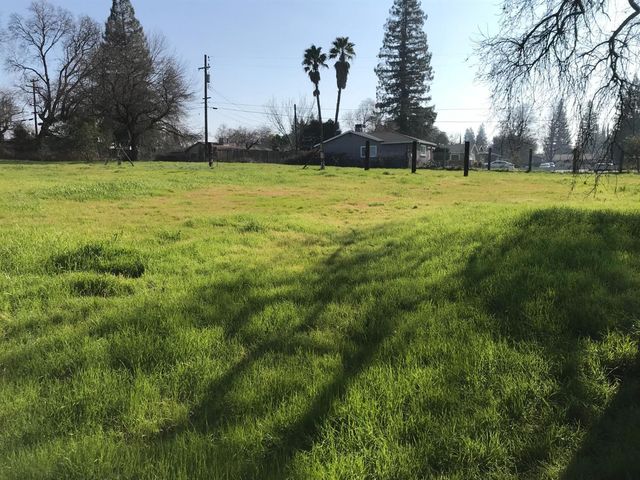 7828 Old Auburn Rd, Citrus Heights, CA 95610