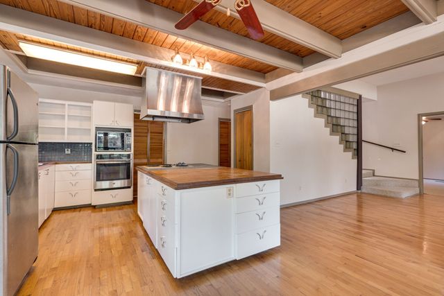 1301 Dublin Street, Grapevine, TX 76051