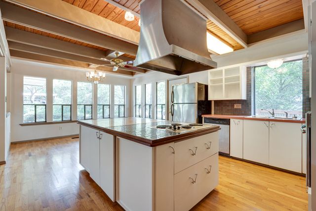 1301 Dublin Street, Grapevine, TX 76051