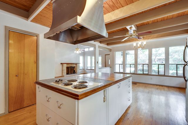 1301 Dublin Street, Grapevine, TX 76051