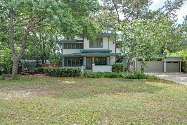 1301 Dublin Street, Grapevine, TX 76051