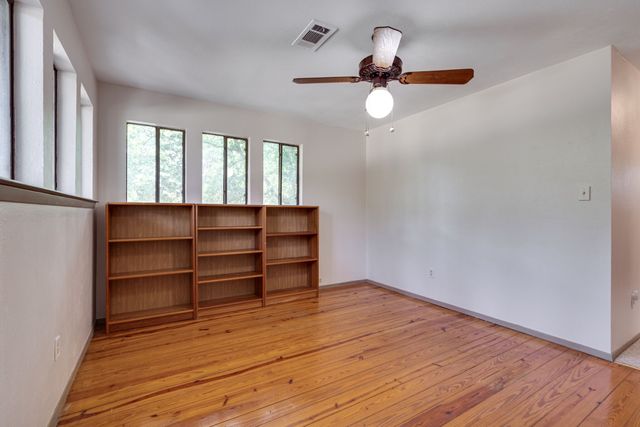 1301 Dublin Street, Grapevine, TX 76051